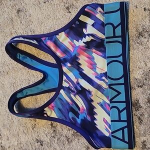 Girls Under Armour sports bra size YSM